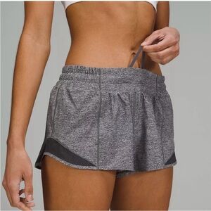 Lululemon Hotty Hot Low-Rise Lined Short 2.5”